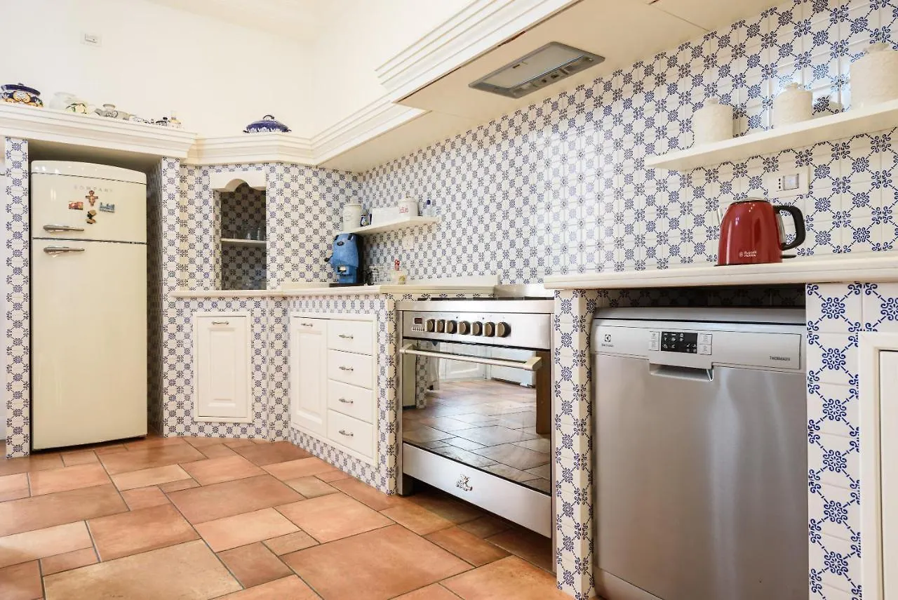 Palazzo Dello Spagnolo Suite Naples