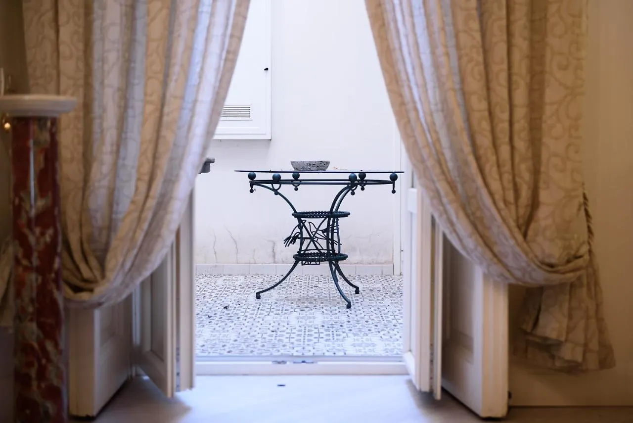 Palazzo Dello Spagnolo Suite Naples Apartment