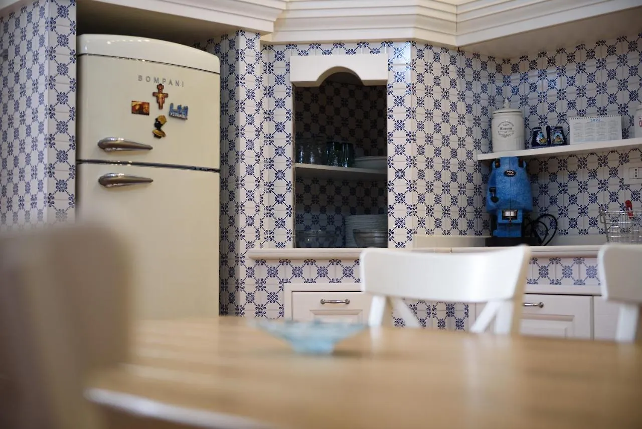 Palazzo Dello Spagnolo Suite Naples Apartment